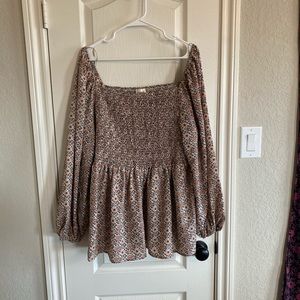 XXL floral elastic bust top with elastic sleeves